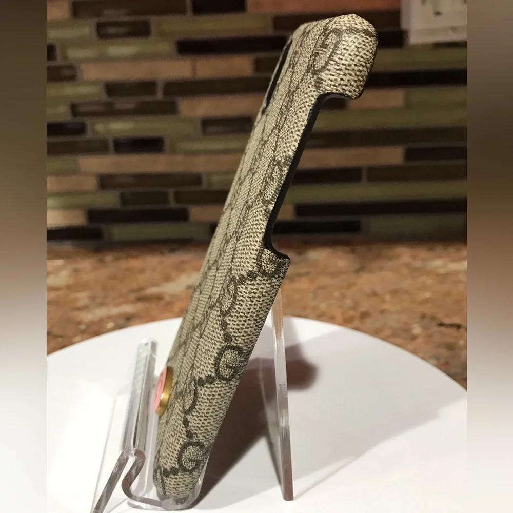 GUCCI Supreme Signature Coated Canvas IPhone X/XS Case 🔥 - Picture 12 of 17